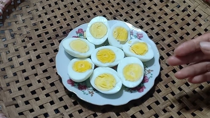 Đặc biệt, trứng luộc rất tiện lợi cho người bận rộn, chỉ cần chuẩn bị vài phút là đã có bữa sáng đủ chất.    