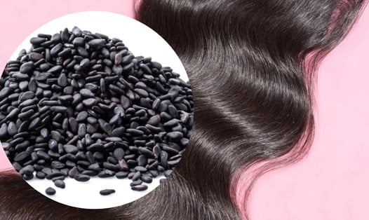 Những thực phẩm màu đen như mè đen, đậu đen, gạo lứt đen hay kỷ tử thường được xem là có tác dụng hỗ trợ nuôi dưỡng tóc từ bên trong.