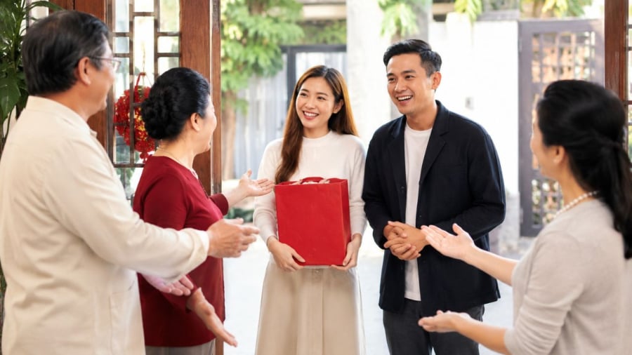 Người vui vẻ tới nhà mang theo luồng không khí tốt lành