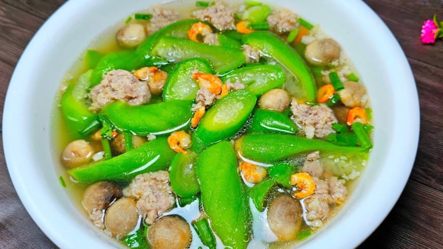 Người có thể trạng hư hàn, người đang bị cảm lạnh nên hạn chế ăn mướp.
