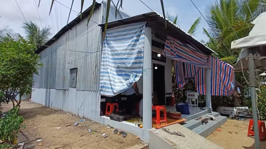 Theo gia đình, chị G. từng sống chung như vợ chồng với Dương Tấn Công (43 tuổi) và có con chung là bé N.T.Ph. 
