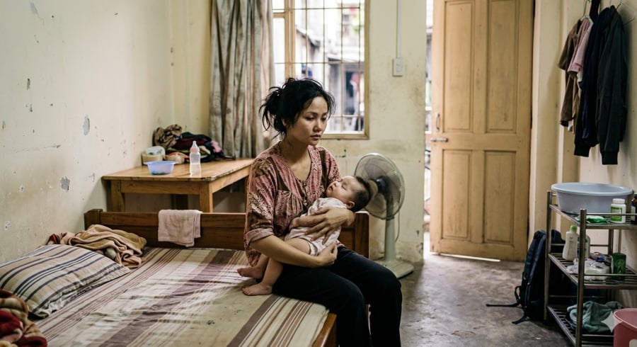 Nhiều người cho rằng phụ nữ sau sinh rất cần sự quan tâm từ gia đình trong giai đoạn nhạy cảm nhất.