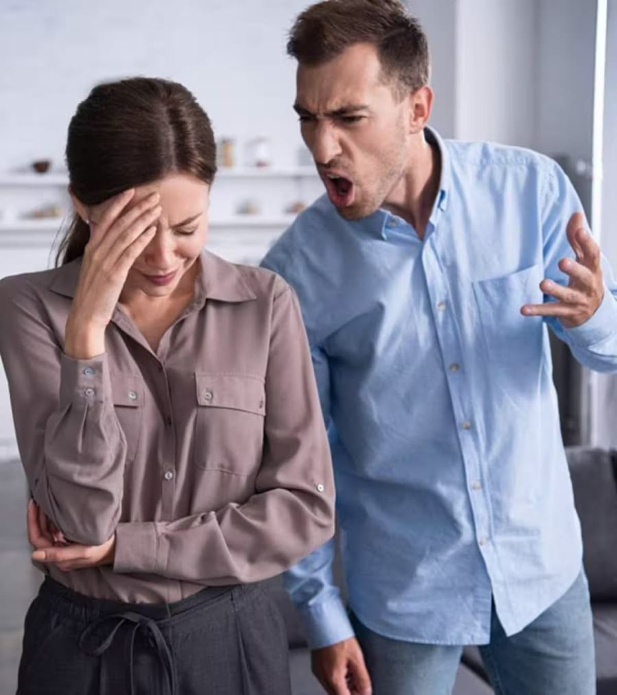 Khi nóng giận thì không nên đưa ra cảm xúc bốc đồng