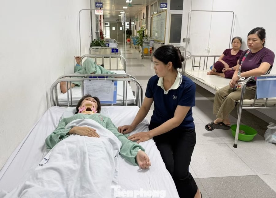 Hiện tại, K nhập viện trong tình trạng chấn thương nặng và khủng hoảng tinh thần.    