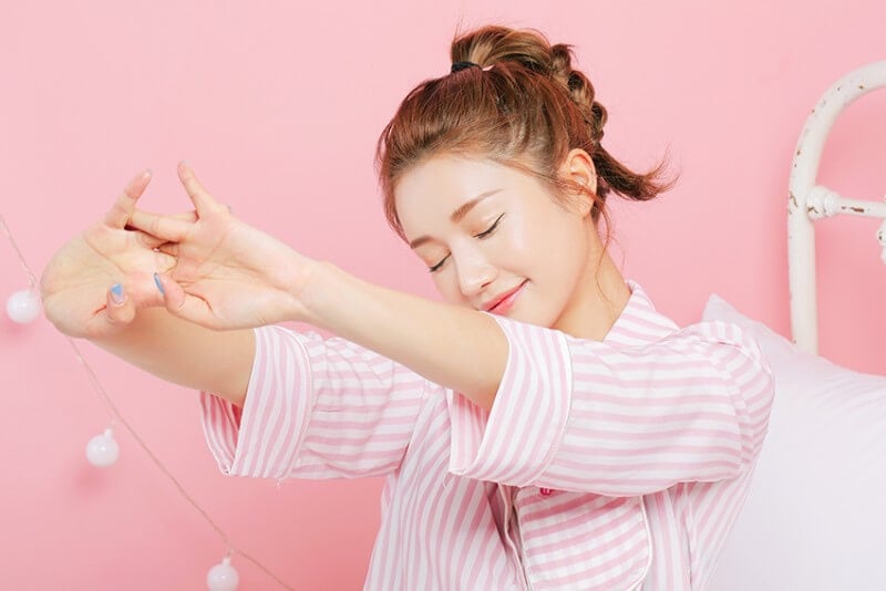 Sau một đêm dài, da vẫn có thể tích tụ dầu thừa và bụi bẩn trên bề mặt.