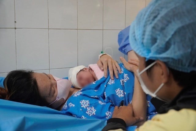 Không chỉ các khoản trợ cấp được điều chỉnh, mức tiền lương làm căn cứ đóng bảo hiểm xã hội bắt buộc cũng thay đổi từ ngày 1/7.    