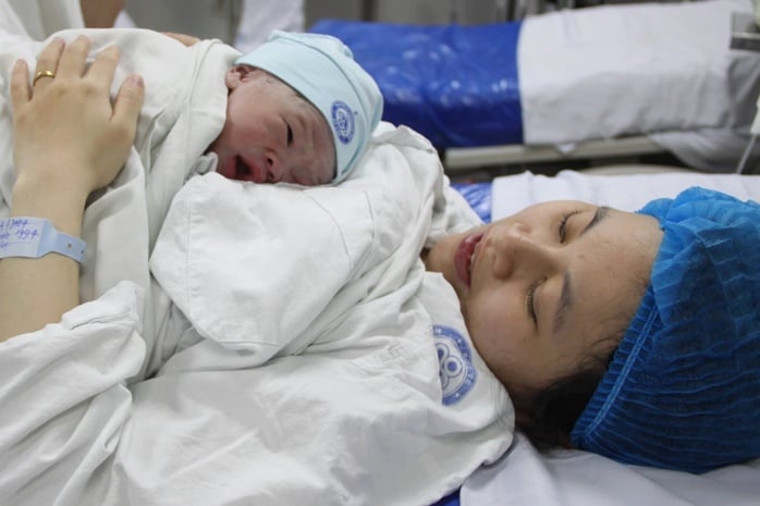 Theo BHXH Việt Nam, các chế độ được tính trên mức tham chiếu hiện vẫn căn cứ vào lương cơ sở. Vì vậy, việc tăng lương cơ sở từ 2,34 triệu đồng lên 2,53 triệu đồng/tháng sẽ kéo theo nhiều khoản trợ cấp thai sản tăng tương ứng.    