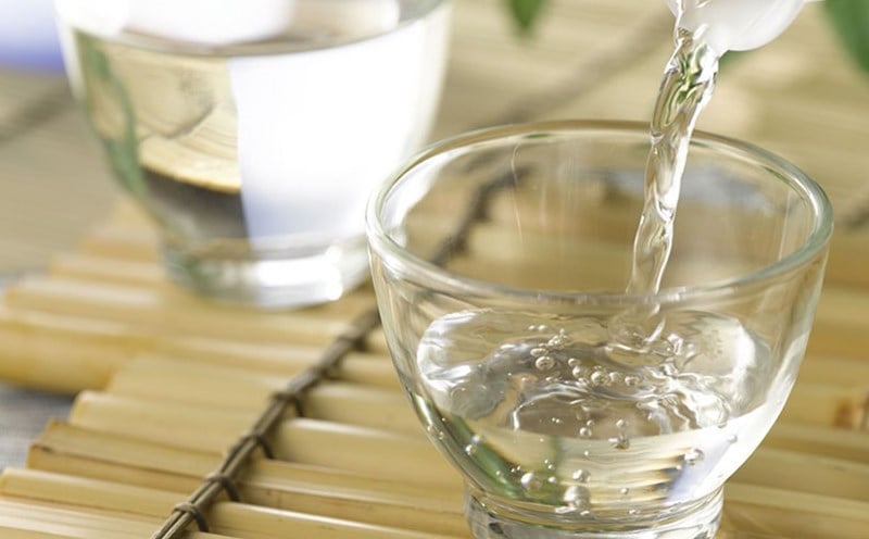 Giấm trắng là kẻ thù của kiến
