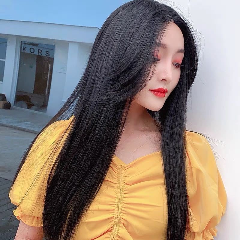 Đây cũng là kiểu tóc phù hợp với nhiều độ tuổi, từ sinh viên đến phụ nữ trưởng thành.