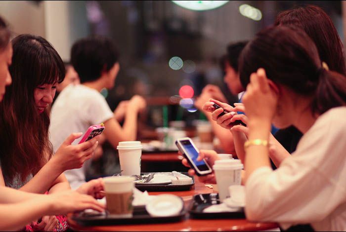 Hãy cẩn trọng với mạng xã hội