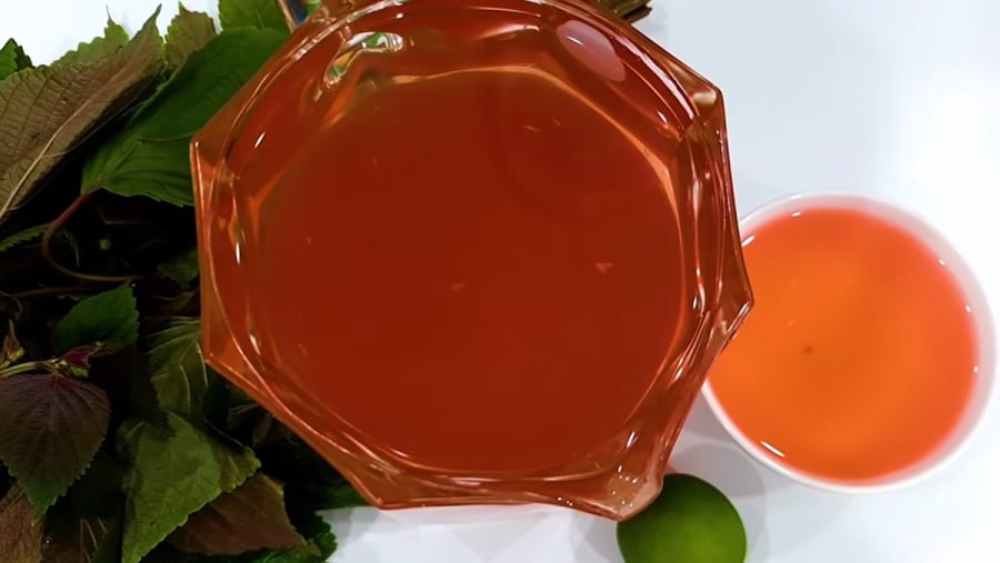 Trong lá tía tô chứa nhiều vitamin A, C cùng các chất chống oxy hóa giúp tăng cường trao đổi chất, hỗ trợ đốt cháy mỡ thừa