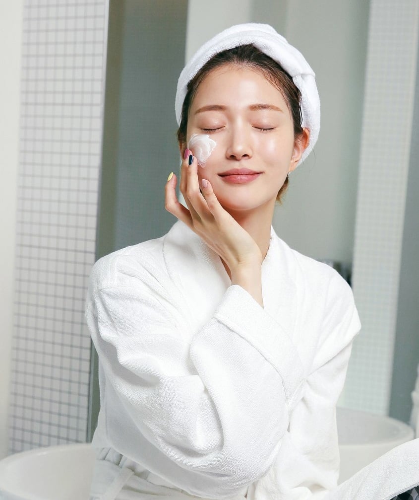 Sau khi rửa mặt, độ pH trên da có thể bị thay đổi tạm thời. 