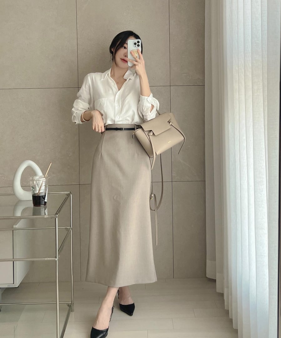  Phom váy nhẹ nhàng giúp cân đối vóc dáng, đồng thời mang lại cảm giác gọn gàng và chỉn chu.