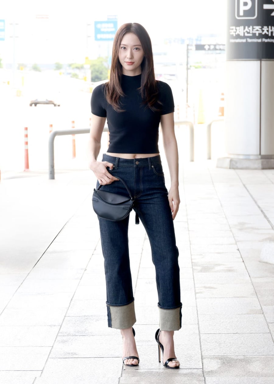 Bên cạnh túi xách cỡ lớn, denim cũng là chất liệu được nhiều ngôi sao yêu thích.