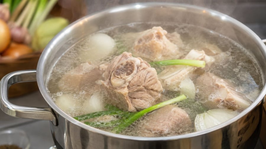 NHiều người làm sai nên nước xương đục mất mùi thơm