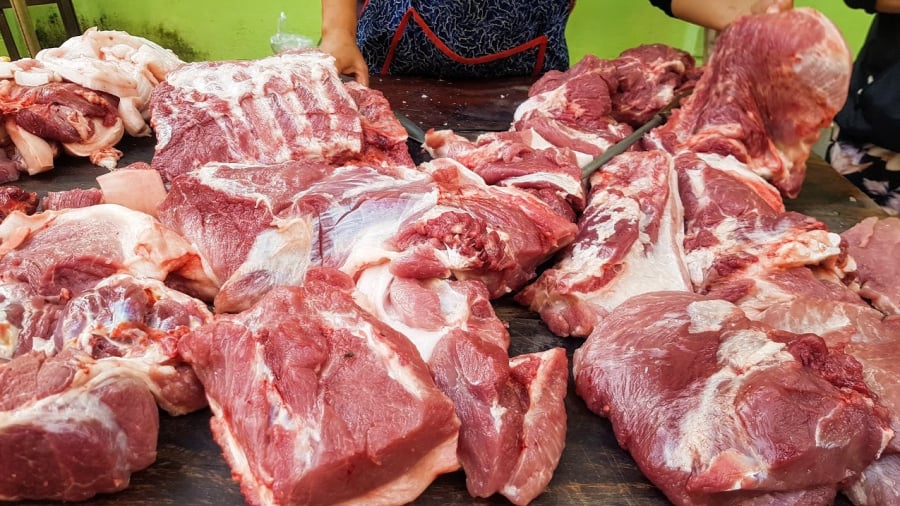 Chọn miếng thịt tươi sống