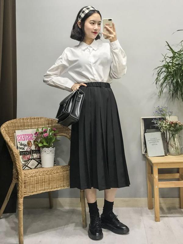 Đây là món đồ kinh điển gần như không bao giờ lỗi mốt và phù hợp với nhiều độ tuổi khác nhau.