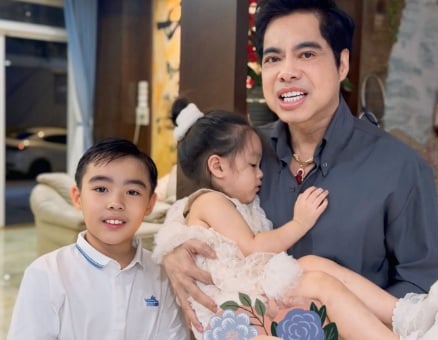 Danh ca Ngọc Sơn khoe con trai và con gái