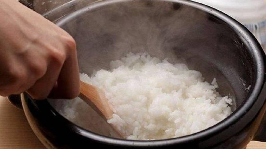 Giữ cơm mềm lâu, không bị khô nhanh    