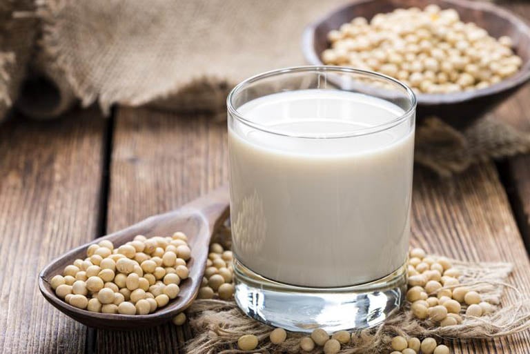 Sữa đậu nành cũng là nguồn cung cấp lecithin tự nhiên khá dồi dào. 