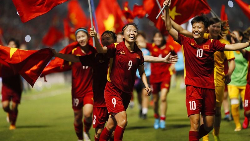 doi-tuyen-bong-da-nu-viet-nam-mang-theo-niem-tu-hao-dan-toc