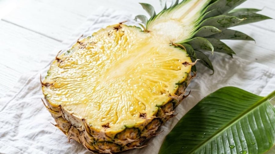 Dứa cung cấp nhiều vitamin và khoáng chất cho cơ thể, góp phần duy trì sức khỏe tổng thể.    