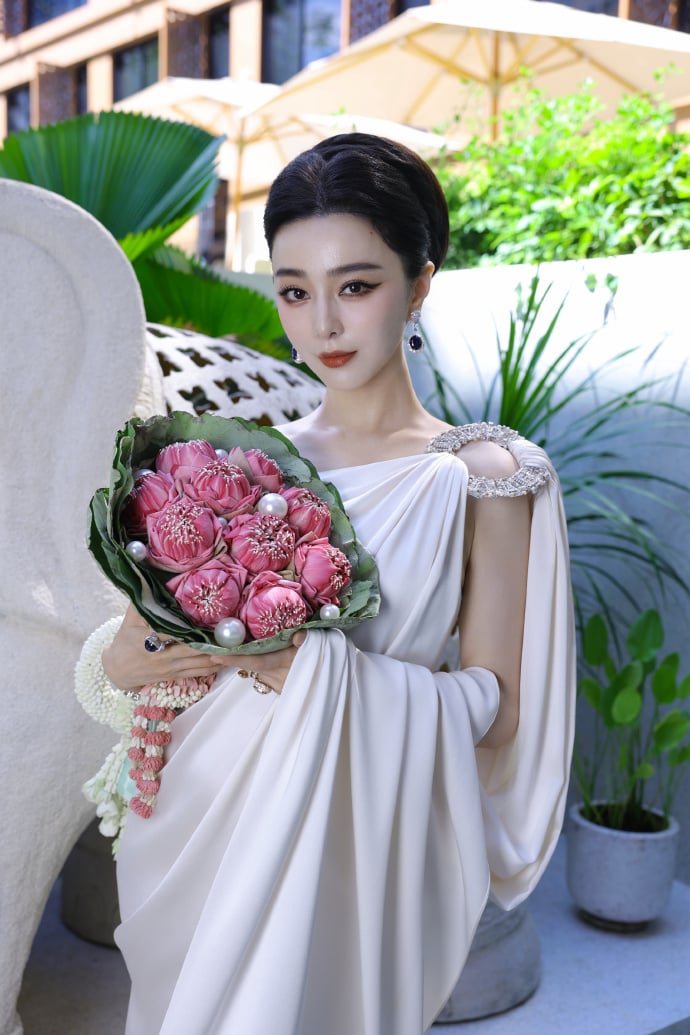 Các sản phẩm dưỡng nên có thời gian thẩm thấu hoàn toàn trước khi chuyển sang bước kem lót và kem nền.