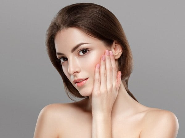 Dù được làm từ các nguyên liệu tự nhiên, công thức này vẫn có khả năng gây kích ứng ở những người có làn da nhạy cảm hoặc dị ứng với tinh dầu. 
