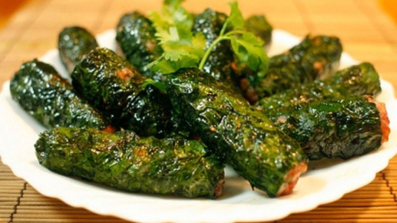 Chả lá lốt là món ăn dân dã nhưng lại cực kỳ “hao cơm” nhờ hương thơm đặc trưng và vị béo ngậy hấp dẫn.
