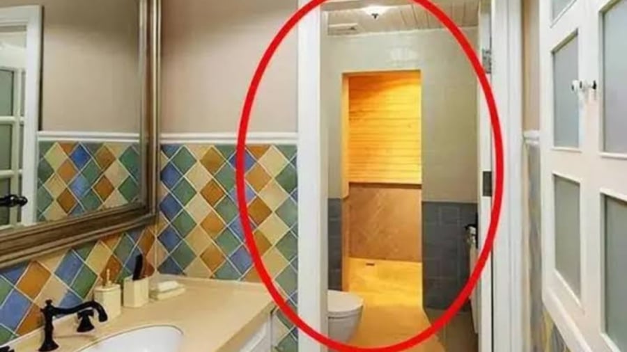 Đi vệ sinh xong, nên đóng hay mở cửa nhà vệ sinh?