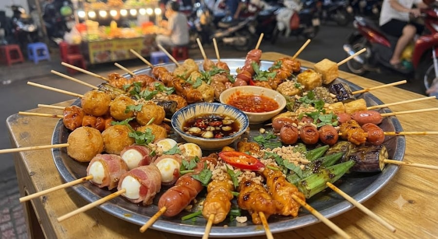  Những thực phẩm này chứa nhiều chất bảo quản và muối. 