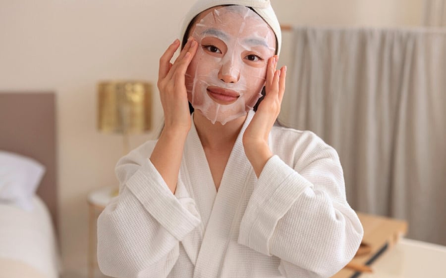 Chỉ cần đắp khoảng 5 đến 10 phút sau bước làm sạch da, sau đó vỗ nhẹ để dưỡng chất thẩm thấu rồi tiếp tục serum hoặc kem dưỡng như thông thường.