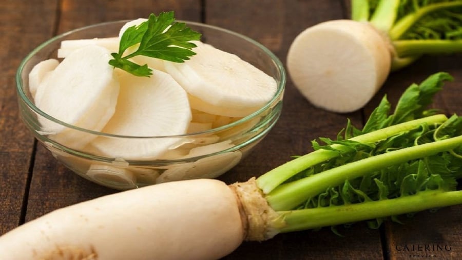 Củ cải trắng là nguồn cung cấp vitamin C, vitamin A, vitamin E cùng nhiều hợp chất chống oxy hóa.