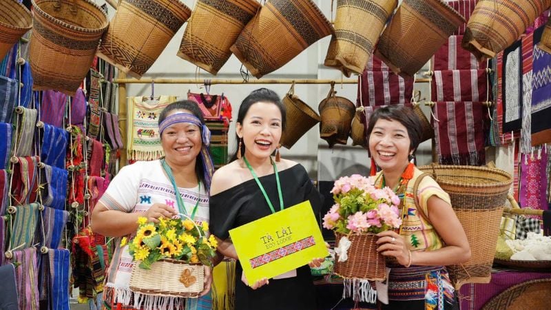 chinh-sach-ho-tro-giup-phu-nu-dan-toc-thieu-so-co-them-co-hoi-hoc-nghe