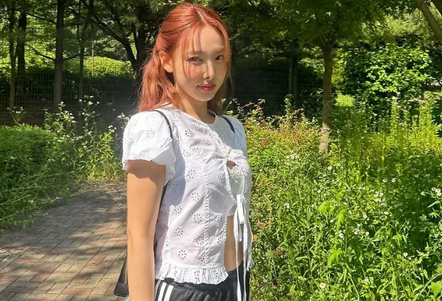 Với những cô gái yêu thích phong cách năng động, áo tay phồng dáng croptop là lựa chọn đáng thử.