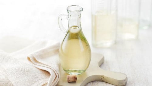 Thành phần axit axetic trong giấm có thể mang lại một số lợi ích khi được pha loãng đúng cách.