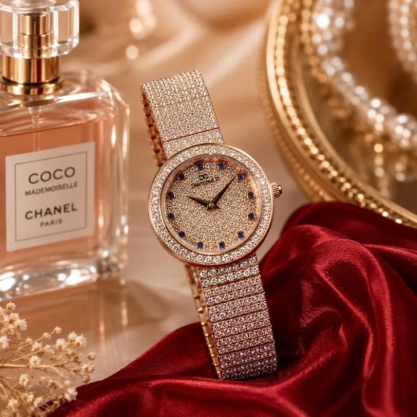 Diamond D - Sự cân bằng giữa thời gian và vẻ đẹp.