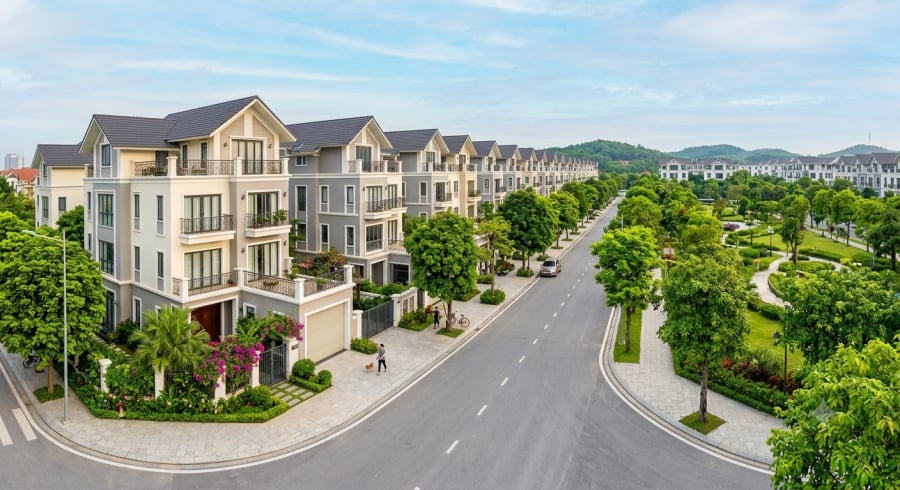Biệt thự và nhà liền kề tại các đô thị vùng ven đang có mức giá tiệm cận nhiều căn hộ cao cấp trong nội đô, mang đến thêm lựa chọn cho người mua nhà.