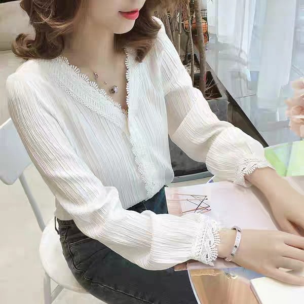 Kiểu áo này phù hợp với những cô gái yêu thích phong cách thanh lịch nhưng vẫn muốn giữ nét nữ tính trong trang phục hằng ngày.