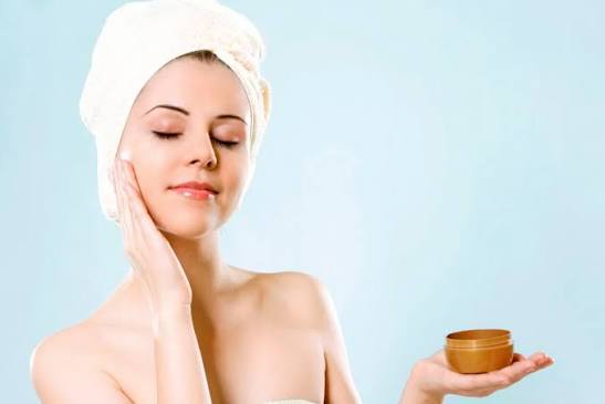 Để giảm rủi ro, các hoạt chất đặc trị nên được đưa vào quy trình chăm sóc từng bước, bắt đầu với tần suất thấp rồi tăng dần khi làn da đã thích ứng tốt.    