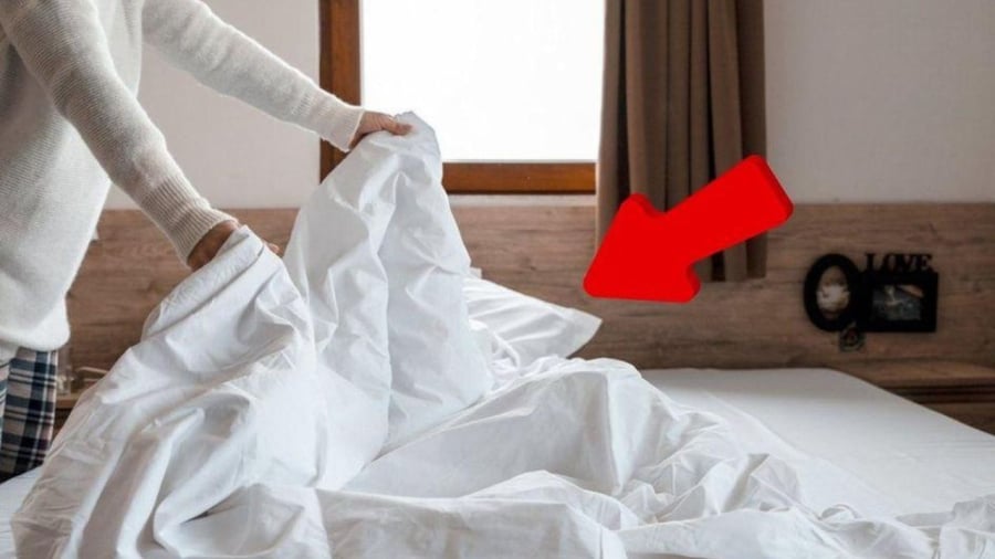 Tại sao bạn không nên gấp chăn gối khi rời khách sạn?