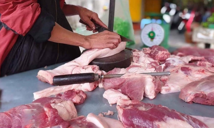 Mua thịt lợn tưởng là việc đơn giản nhưng không phải ai cũng biết cách chọn được miếng thịt vừa ngon vừa phù hợp với giá tiền. 