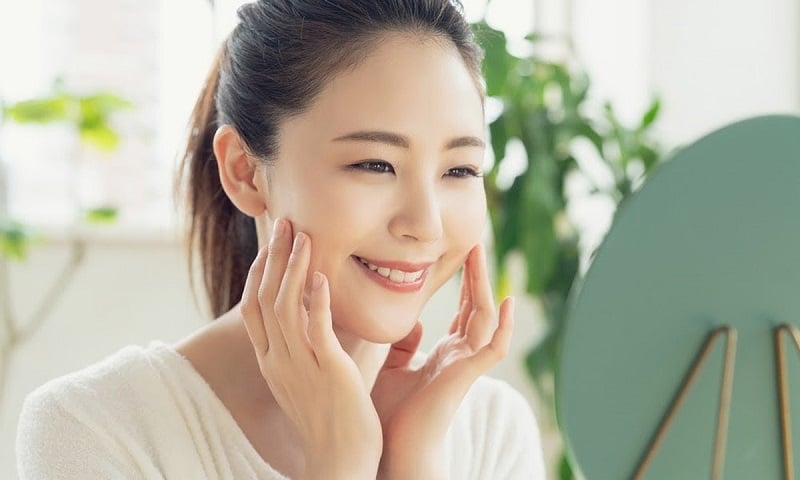 Bên cạnh đó, vitamin C cũng tham gia vào quá trình tổng hợp collagen.