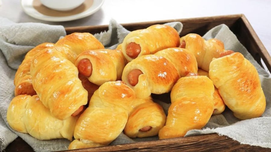 Ăn sáng bằng bánh mì ngọt, thịt chế biến sẵn, trà sữa tiềm ẩn nhiều nguy cơ gây hại cho sức khỏe.