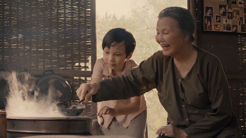 tinh-than-gia-dinh-trong-phim-duoc-vun-dap-tu-nhung-khoanh-khac-binh-di