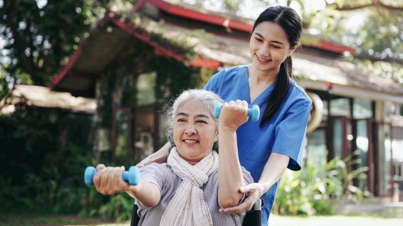 cham-soc-cha-me-gia-can-bat-dau-tu-viec-quan-tam-den-nhung-thay-doi-nho