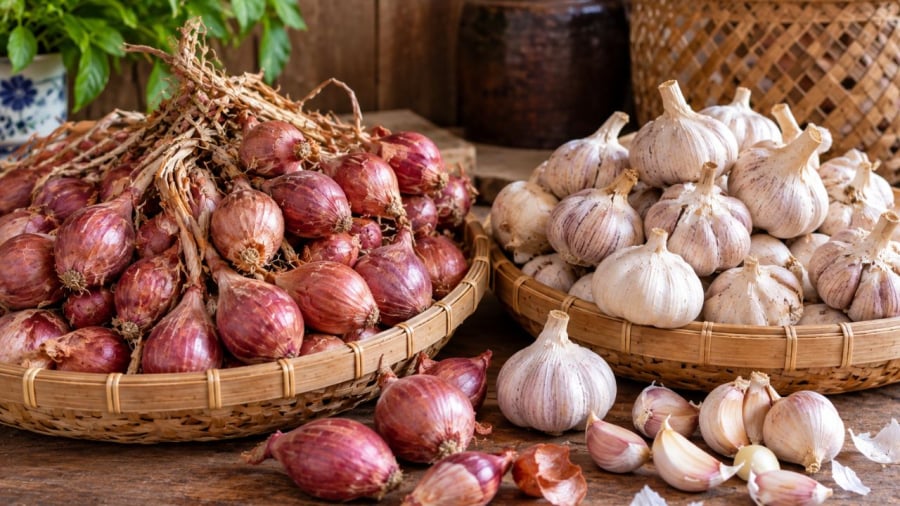 Cẩn thận với hành tỏi mọc mầm