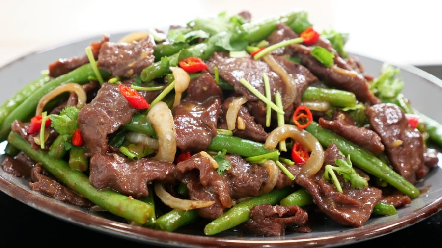 Xào bò nhanh, tắt bếp ngay khi vừa chín tới    