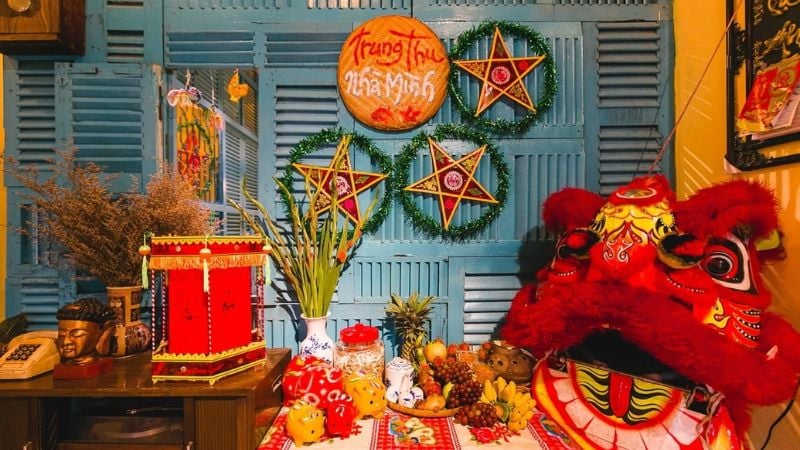 mam-co-den-ong-sao-va-anh-trang-ram-la-nhung-hinh-anh-quen-thuoc-cua-tet-trung-thu