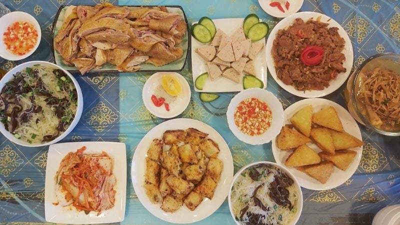 ngoc-huyen-tu-tay-chuan-bi-mam-com-viet-tai-iraq